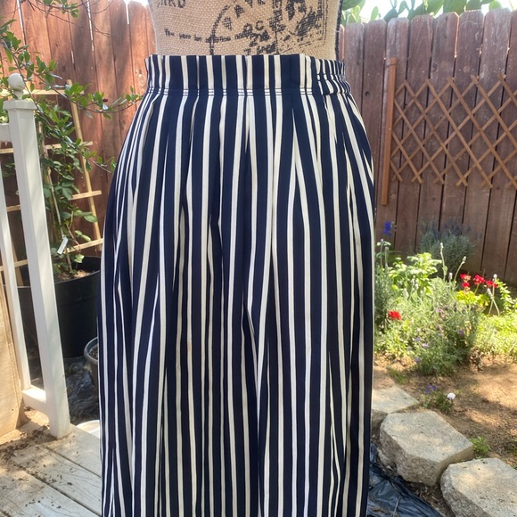J.Crew like new striped skirt - Picture 2 of 8